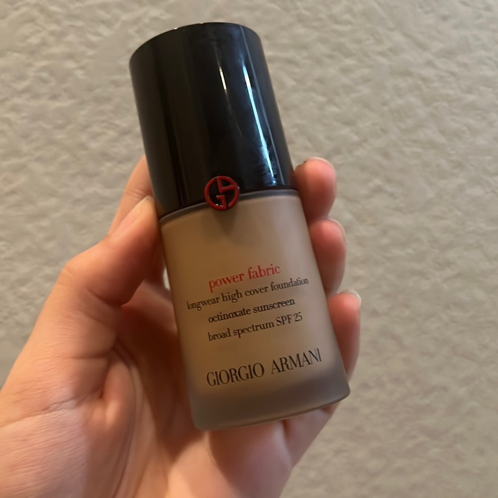 Giorgio Armani Power fabric foundation